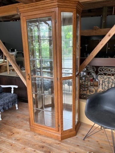 キャビネット　ガラス　背面鏡張り