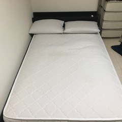 セミダブルベッドの画像