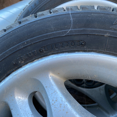 冬タイヤ 155/65R13 BLIZZAK REVO 1の画像