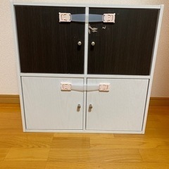 白黒スクエアキャビネット