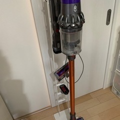 【受け渡し者確定済】ダイソンv１０　フルセット　土台付