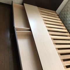 セミダブルベッドの画像