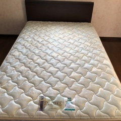 セミダブルベッド