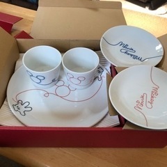 ミッキー・ミニーの食器セット(未使用品)の画像