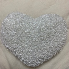 白ハートクッション