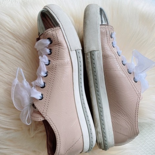 miumiuパテントレザー　スニーカー　23cm