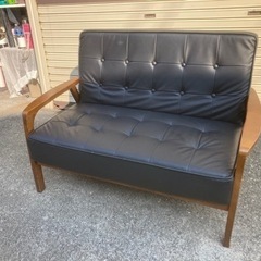 Ikea の2人掛けソファ