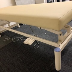 電動エステベッド　マッサージベッドの画像