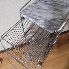 【受け渡し完了】大理石天板の金属ラックの画像