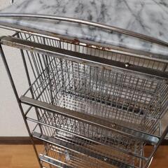 【受け渡し完了】大理石天板の金属ラックの画像