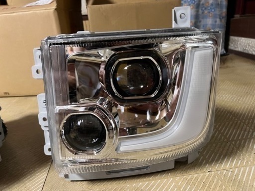 新品未使用 いすゞ 20ギガ純正ヘッドライト左右