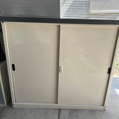 ほぼ新品小型物置