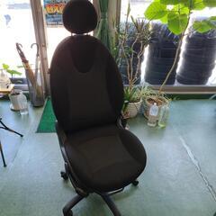 カーシートをチェアに加工したもの