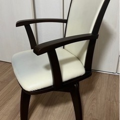 ニトリ　回転式 肘付きダイニングチェア