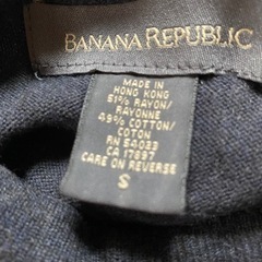 バナナリパブリックTシャツ　Sの画像