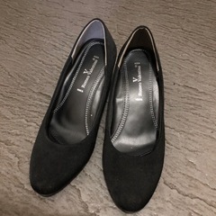 23センチ　黒パンプス美品