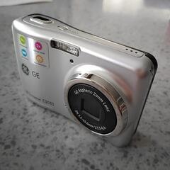 コンパクトデジタルカメラ　2 GB SD カード付きの画像