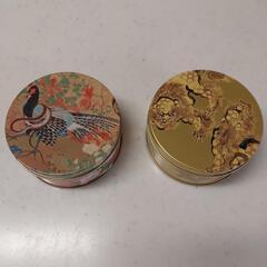 お菓子が入っていた缶