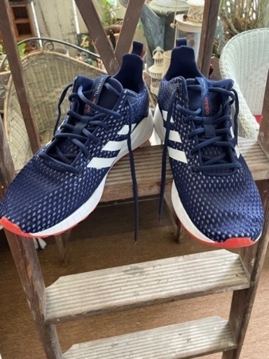 スニーカー　adidas