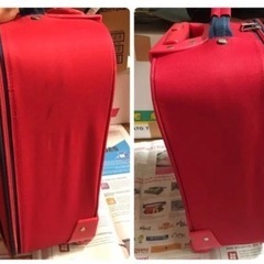 Tommy 機内持ち込み可・赤スーツケース　自由が丘付近で手渡しのみの画像