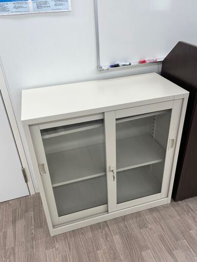 再値下！！【期間限定～8/17まで】会社 オフィス　キャビネットサイズ：W880×D400×H880mm（内寸W830×D340×H787mm） 重量：26kg