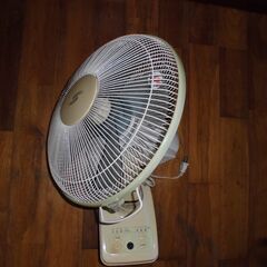 壁掛け扇風機