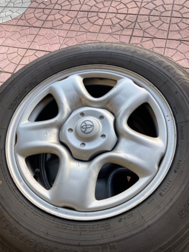 トヨタ純正タイヤホイール