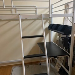 受け渡し予定　シングルベッド　ロフトベッド　テーブル　つき　ブラ...