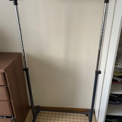 【無料で差し上げます】ハンガーラックの画像