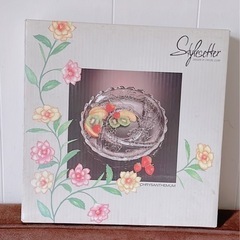 ガラスのお皿　大皿　花柄　Chrysanthemum (菊)