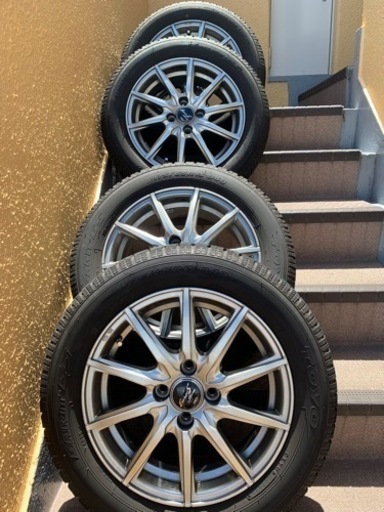 スタッドレスタイヤ　1シーズンのみ使用