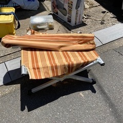 キャンプ用品　ベンチ　簡易テント　ボディーボード