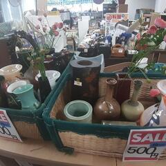 商品続々入荷中！ 陶器、骨董、骨董市やってます！　お店まで見に来...