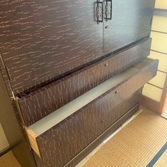 桜仕上げのタンスを差し上げますの画像
