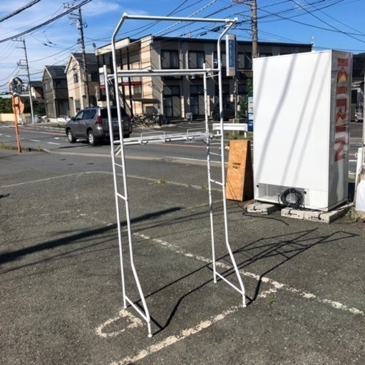9月21日まで！★綺麗な方だと思います！★幅伸縮タイプ ランドリーラック 洗濯機ラック 収納 R040728
