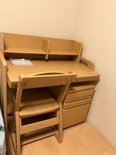 オカムラ製 小学生用机、椅子、引き出し。