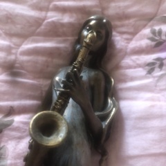 テーナーサックスの女性像よて者決まりました。の画像