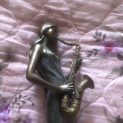テーナーサックスの女性像よて者決まりました。の画像