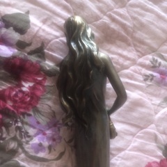 テーナーサックスの女性像よて者決まりました。の画像