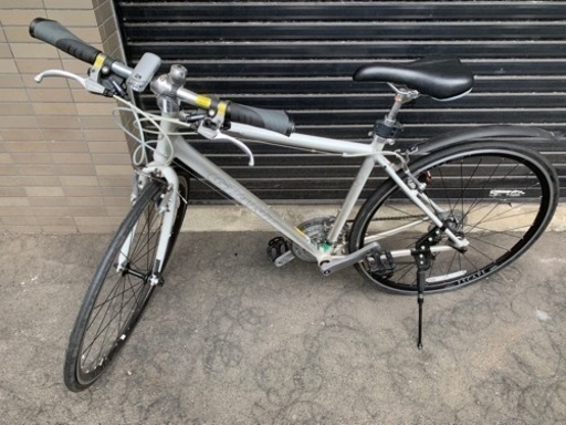 2073　GIANT ESCAPE R3　ホワイト　自転車　クロスバイク