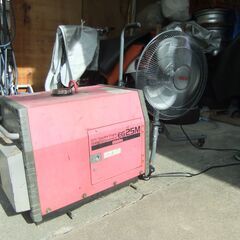     新ダイワ　発電機　EG25M　超低騒音型　キャンプ     災害時用など     25アンペア    2500Wの画像