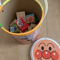 アンパンマン 積み木　おもちゃ　バケツ　バイキンマン つみき
