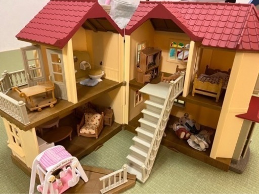 シルバニアファミリー　赤い屋根の大きなお家　人形まとめ売り　お盆前まで
