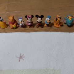 値下げしました！おまけつき！ディズニーキャラクター勢揃い