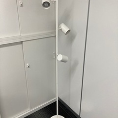 IKEA NYMÅNE ニーモーネ フロアランプ 3スポット