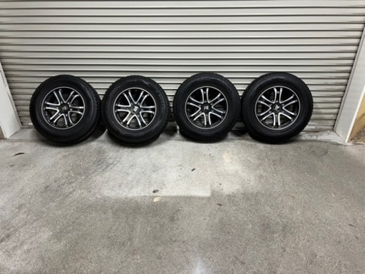 ハイエース　スタッドレス　16インチ