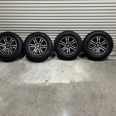 ハイエース　スタッドレス　16インチ