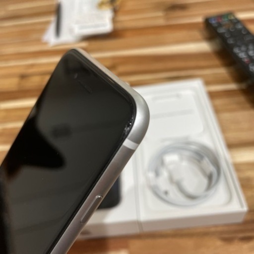【お値下げ】iPhoneSE(第2世代) 64GB SIMフリー