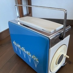 昭和レトロなポップアップトースターの画像