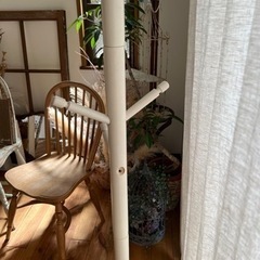 木製ハンガーラック　白　組み立て式の画像